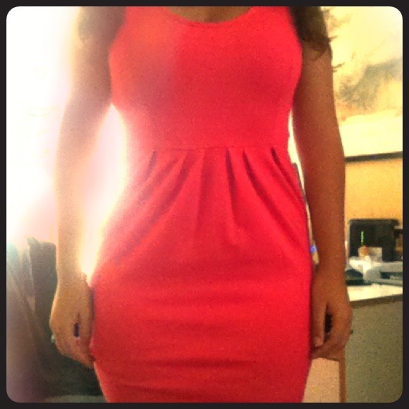 NEVER BEEN USED! Cute pink dress in medium/large - Picture 1 of 1