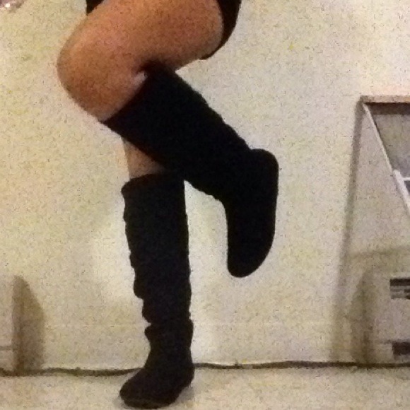 Black slouch boots