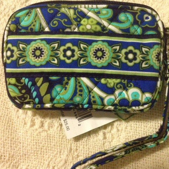SOLD Vera Bradley Tech Case in Rhythm and Blues - Picture 2 of 3