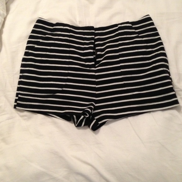 Striped black and white mini cotton shorts