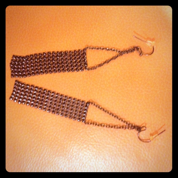 Black earrings.