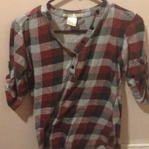Cute plaid shirt!