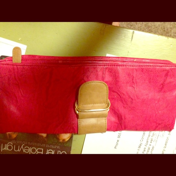 Leather pink clutch.