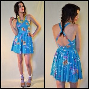 🚫SOLD on website🚫Hawaiian print open back dress