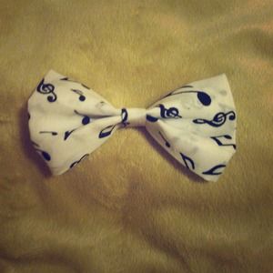 Musical Notes Bow