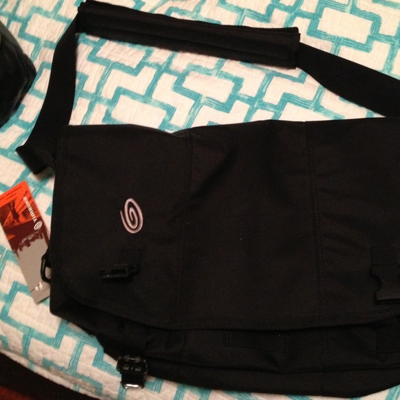 NWT Black Timbuk2 messenger bag.