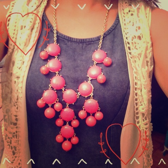 Jewelry - ⛔️RESERVE-Casi711💟Pink bubble statement necklace
