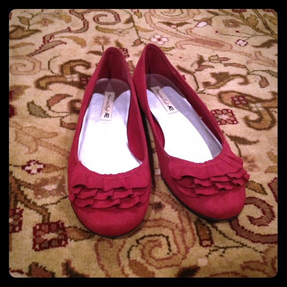 🌟Raspberry American Eagle ballet flats🌟