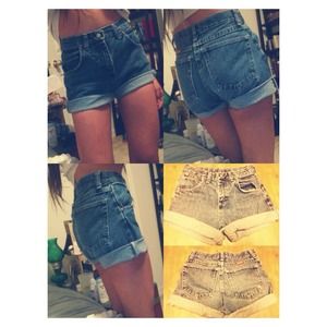 REDUCED Wrangler High Waisted Shorts XS/26