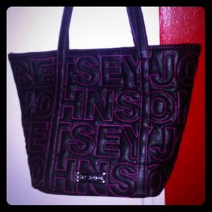 💞 Betsey Johnson Black and Pink Handbag! 💞