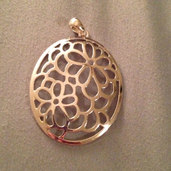 Necklace pendant