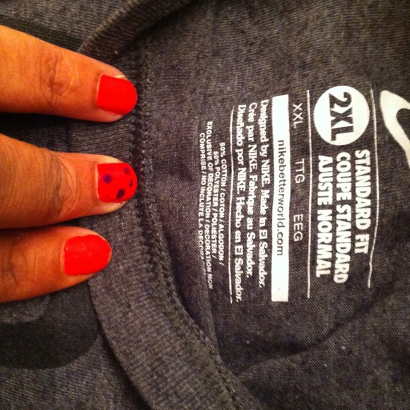 NIKEE WORK OUT TEE 2X - Picture 3 of 3