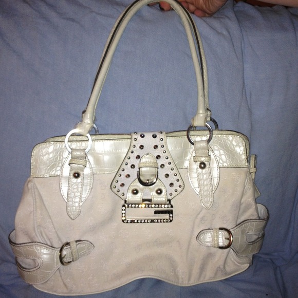 ***** SOLD ***** White GUESS purse