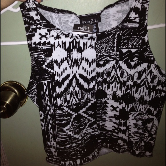 Rue 21 tribal black and white crop top