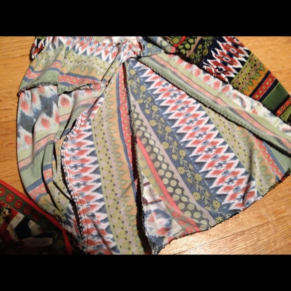SOLD Bohemian hippie patterned bell bottoms /bells - Picture 3 of 3