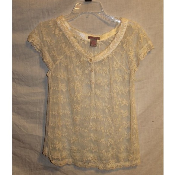 Lacey top