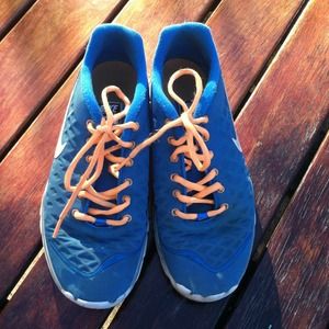 Nike Running Shoes hold