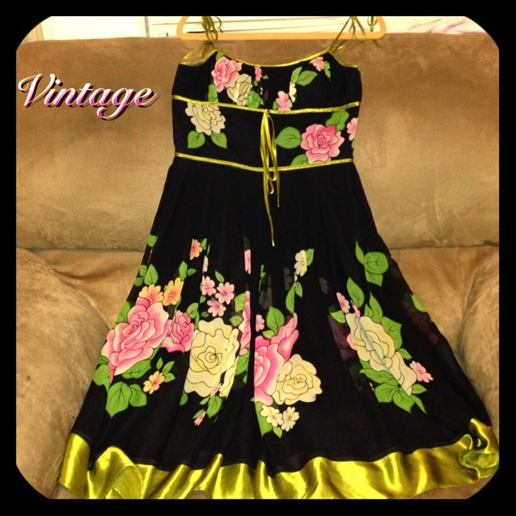 🎉Host Pick 12/1🎉Vintage Silk Dress