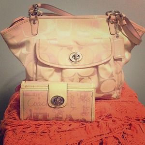 Authentic Coach handbag. Final price!