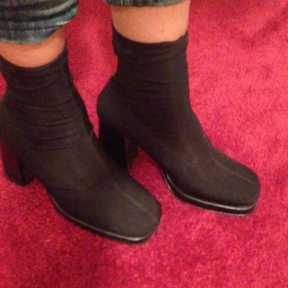 Unlisted fabric upper boot