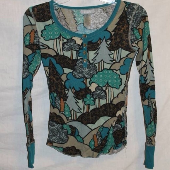 Delia's top - Picture 1 of 1