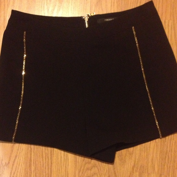 New Black/gold Forever 21 shorts