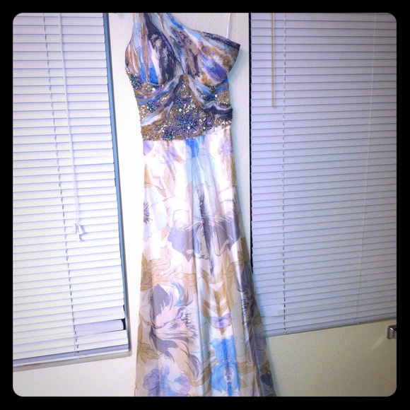 Evening dress.. New condition