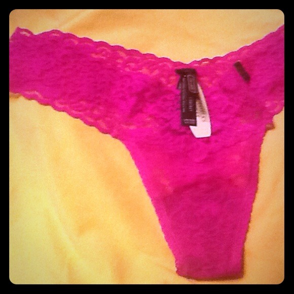 VS Fushia thong