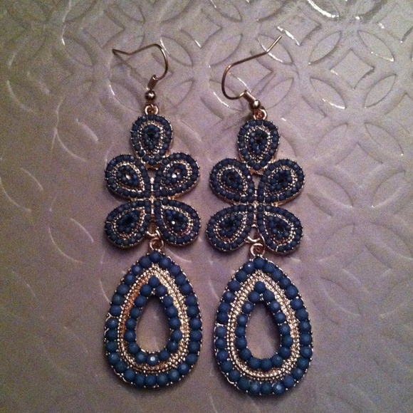 New-Stella & dot chandelier earrings bundle