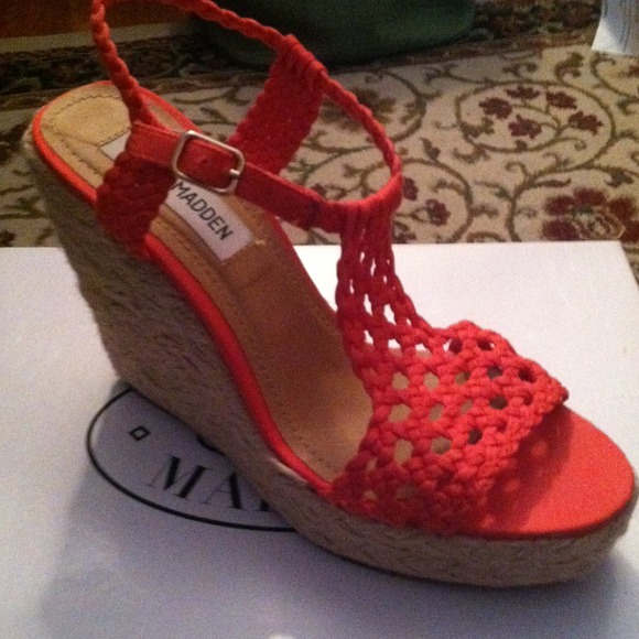 Steve Madden manngo coral 6.5