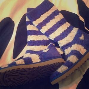 HOLD Slouchy knit uggs