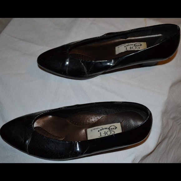 Ladies Heels and Sandals - Picture 4 of 4