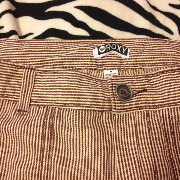 Roxy burgundy striped shorts
