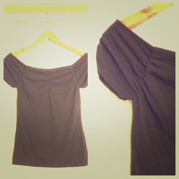 Off the shoulder top.  With built in bra - Picture 1 of 3