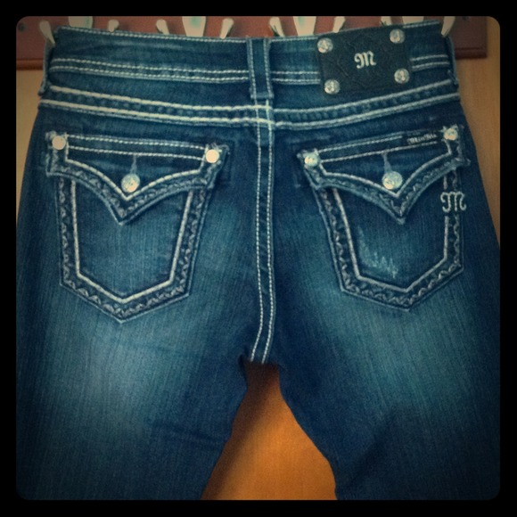 Sale! Brand New Miss Me boot cut Jeans. Sz 28.