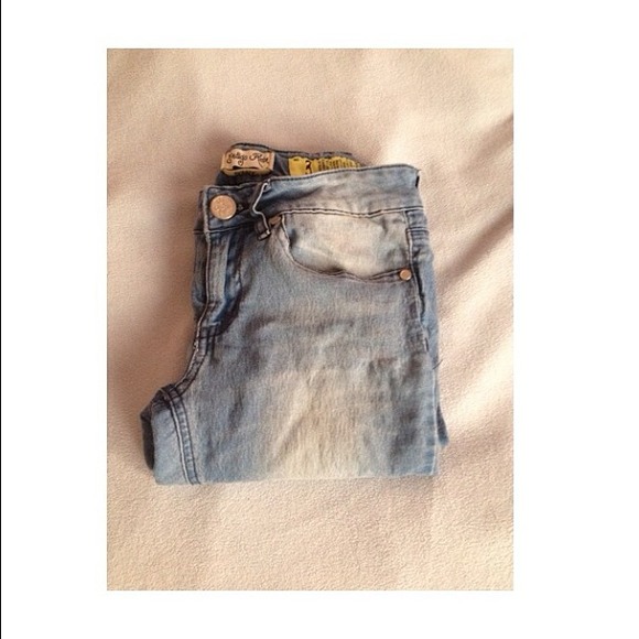 Light wash jeggings