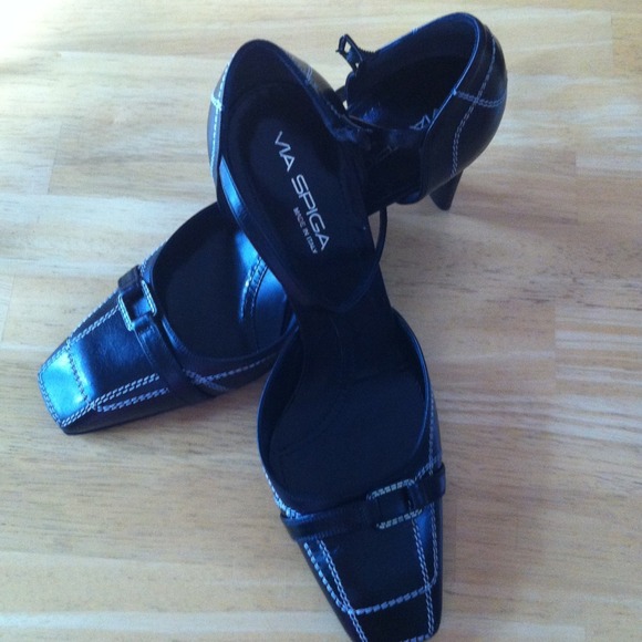 NWT Via Spiga strappy heel