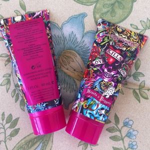 Shower gel & shimmering lotion