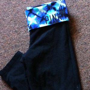 Victoria's Secret PINK cropped yoga leggings
