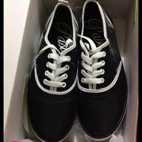 Pastry Black and White Sneakers