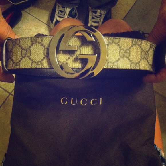 SOLD-AUTHENTIC GUCCI BELT with dust bag - Picture 1 of 2
