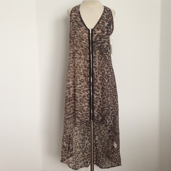 True Blu  Dresses & Skirts - SS NWT animal print tunic/dress