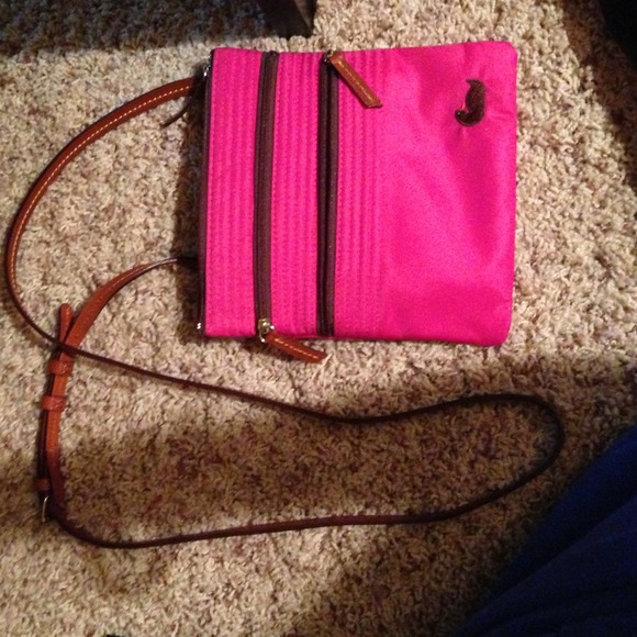 Dooney and bourke purse