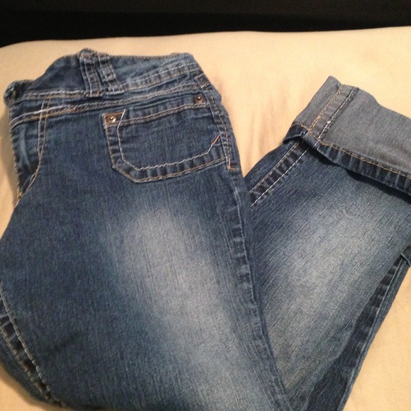 💕💕Denim Capri 3 pairs bundled.💕💕