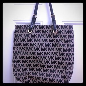 Michael Kors Authentic Tote