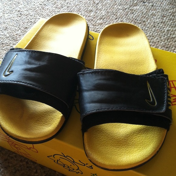 Nike slipper (boys)