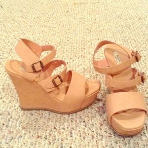 NWT Vera Wang wedges