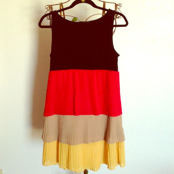 🙅DONATED🙅Fun color block dress