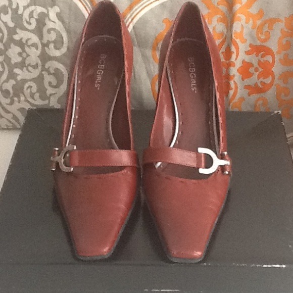 Maroon Super comfortable BCBG Pumps.