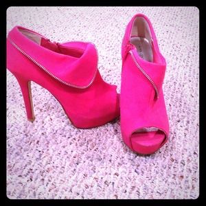 Sexy pink heels!